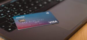 Compra a quincenas en línea con KueskiPay y aplazo